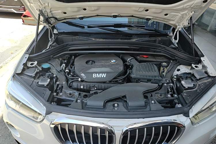 Used BMW X1 2018 xDrive20Li Luxury Edition Engine Bay