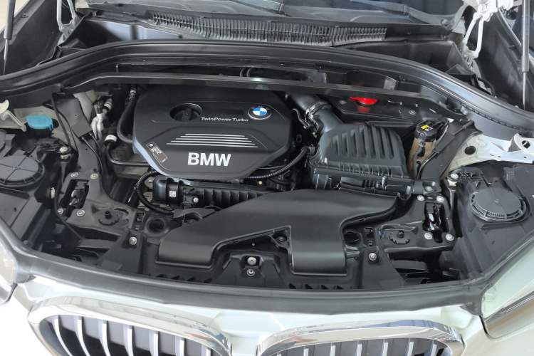 Used BMW X1 2018 sDrive18Li Fashion Model Engine Bay