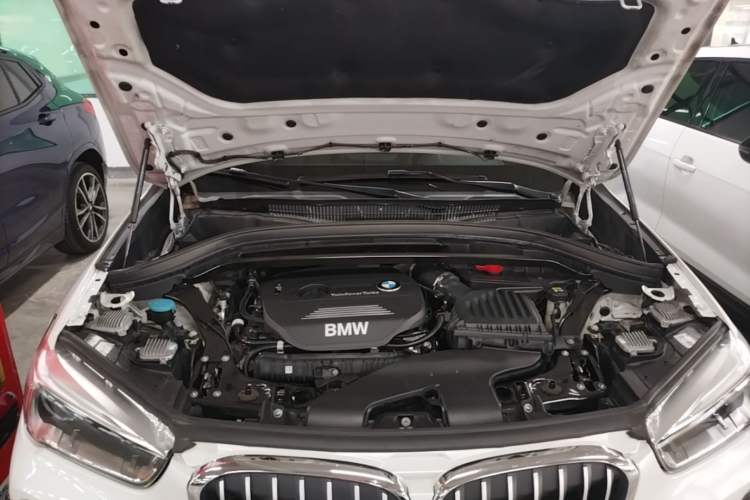 Used BMW X1 2018 xDrive20Li Luxury Edition Engine Bay