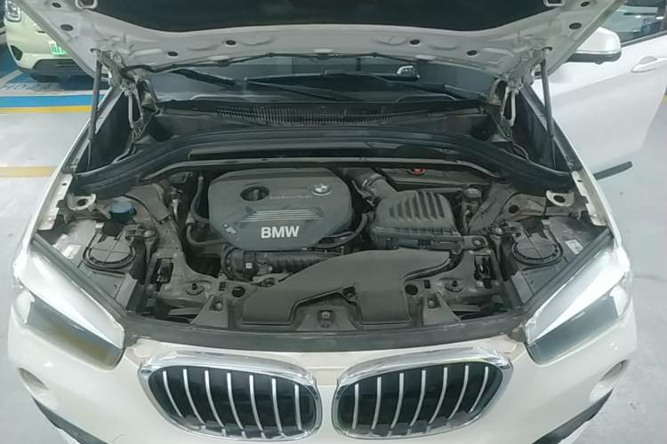 Used BMW X1 2018 sDrive18Li Fashion Model Engine Bay