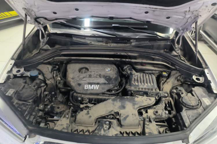 Used BMW X1 2018 sDrive18Li Fashion Model Engine Bay