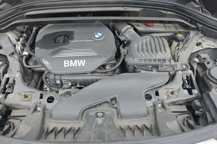 Used BMW X1 2018 sDrive18Li Fashion Model Engine Bay