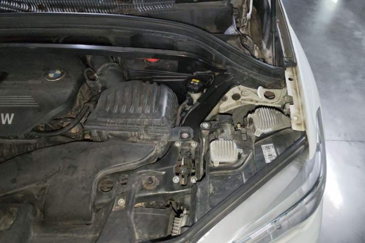 Used BMW X1 2018 xDrive20Li Luxury Edition Engine Bay Left
