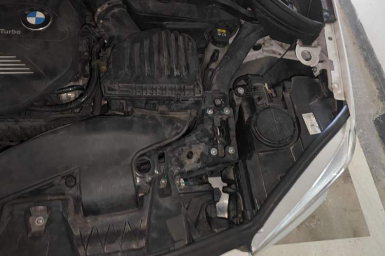 Used BMW X1 2018 sDrive18Li Fashion Model Engine Bay Left