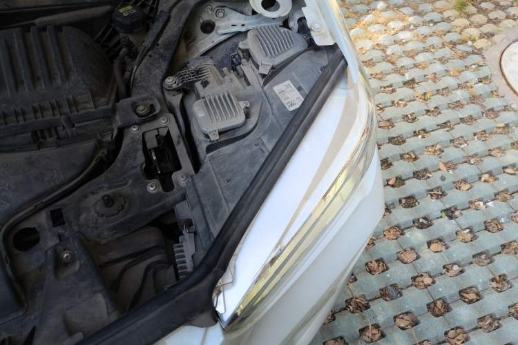 Used BMW X1 2018 xDrive20Li Luxury Edition Engine Bay Left