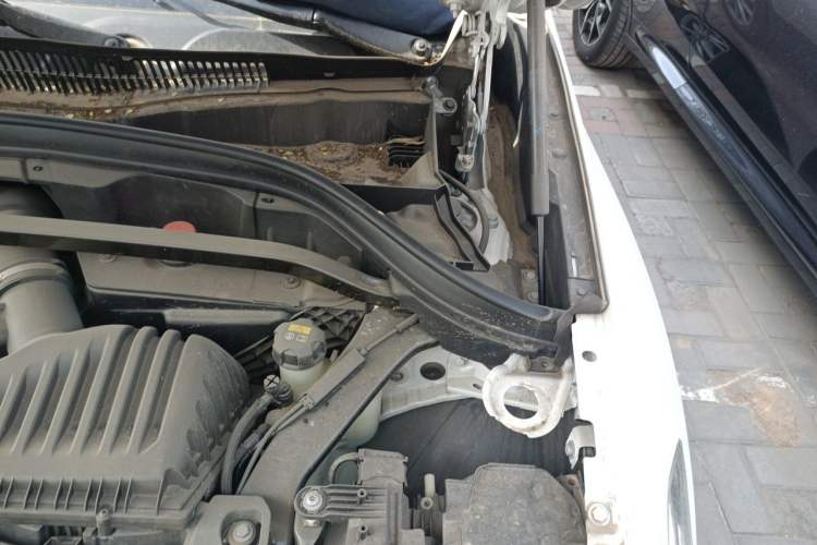 Used BMW X1 2018 sDrive18Li Fashion Model Engine Bay Left