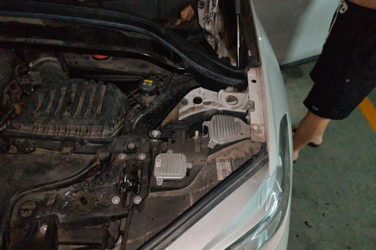 Used BMW X1 2018 sDrive20Li Leading Model Engine Bay Left