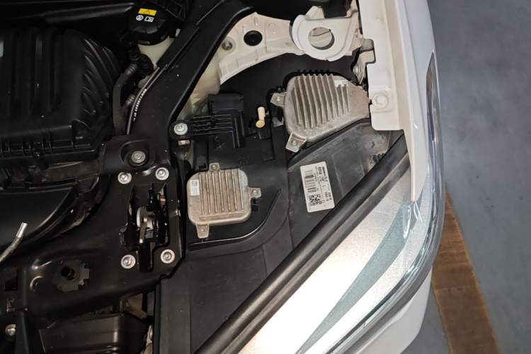 Used BMW X1 2018 sDrive20Li Leading Model Engine Bay Left