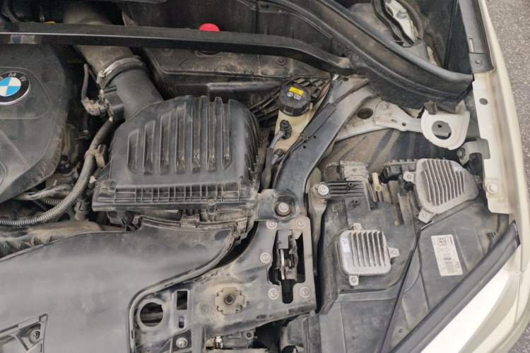 Used BMW X1 2018 sDrive18Li Fashion Model Engine Bay Left