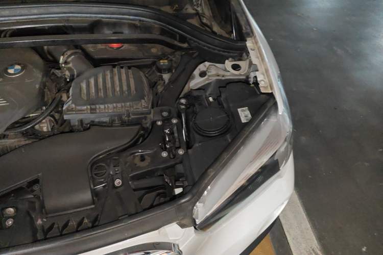 Used BMW X1 2018 sDrive18Li Fashion Model Engine Bay Left