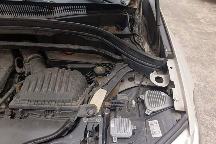 Used BMW X1 2018 sDrive20Li Leading Model Engine Bay Left