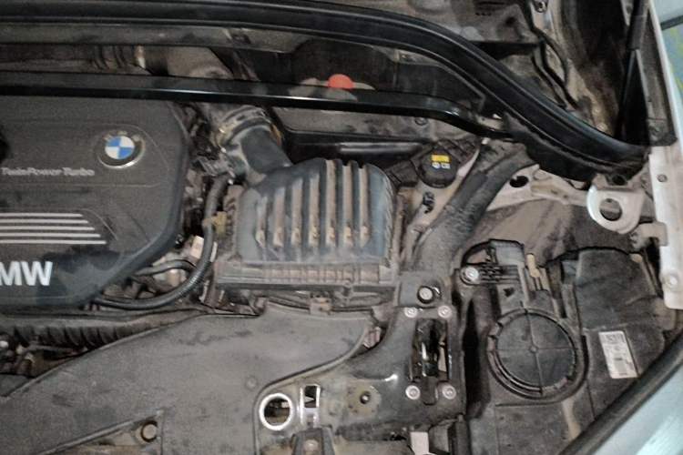 Used BMW X1 2018 sDrive18Li Fashion Model Engine Bay Left