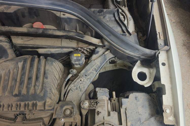 Used BMW X1 2018 sDrive18Li Fashion Model Engine Bay Left