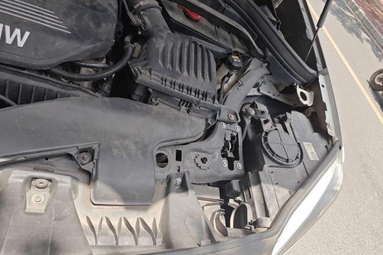 Used BMW X1 2018 sDrive18Li Fashion Model Engine Bay Left