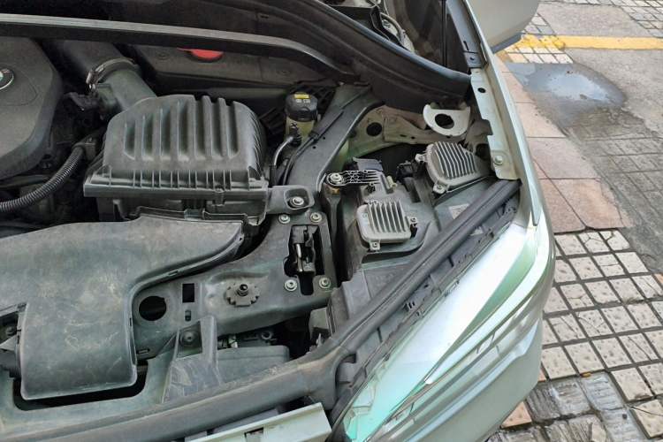 Used BMW X1 2018 sDrive18Li Luxury Model Engine Bay Left