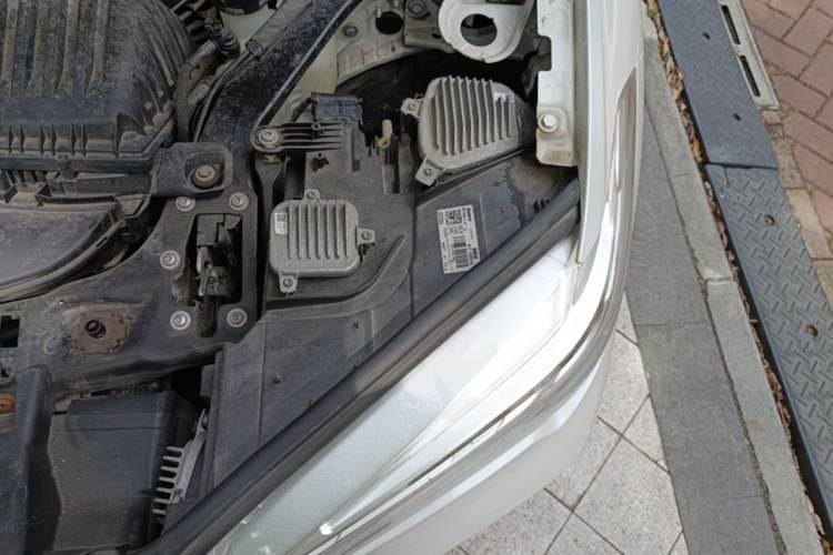 Used BMW X1 2018 sDrive20Li Leading Model Engine Bay Left