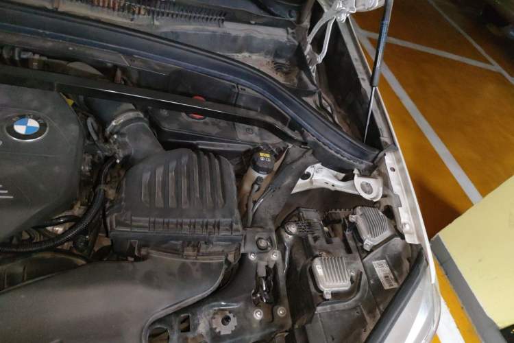Used BMW X1 2018 sDrive20Li Leading Model Engine Bay Left