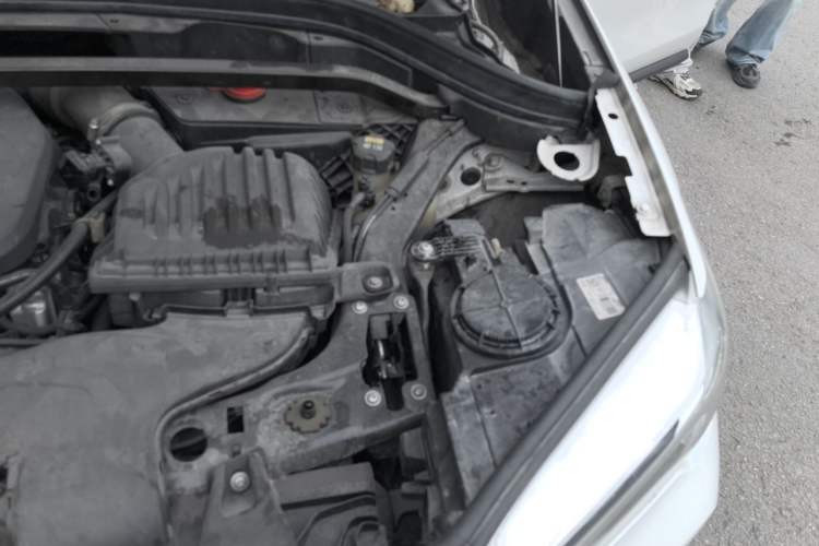 Used BMW X1 2018 sDrive18Li Fashion Model Engine Bay Left