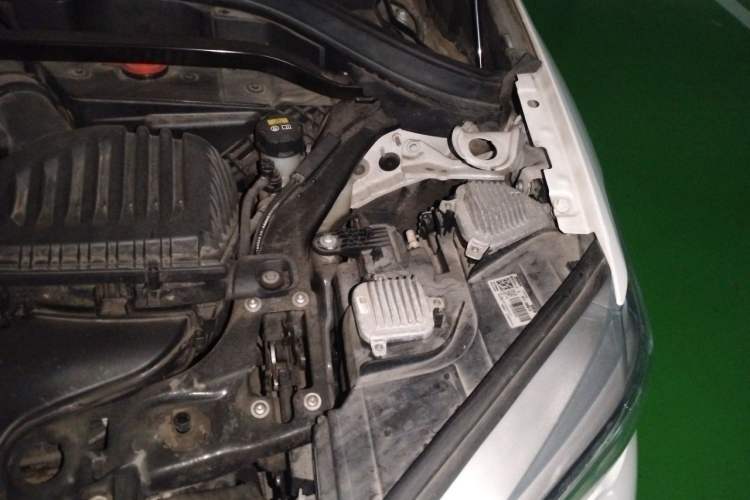 Used BMW X1 2018 sDrive18Li Luxury Model Engine Bay Left