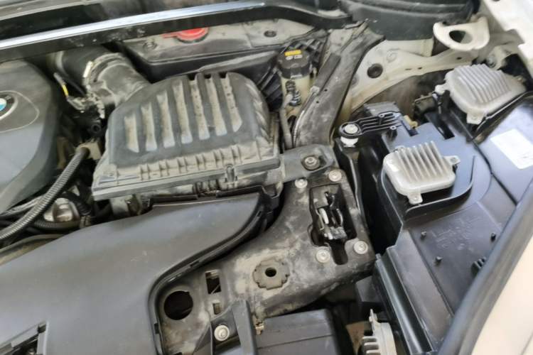 Used BMW X1 2018 sDrive20Li Leading Model Engine Bay Left