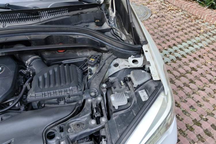 Used BMW X1 2018 xDrive20Li Luxury Edition Engine Bay Left