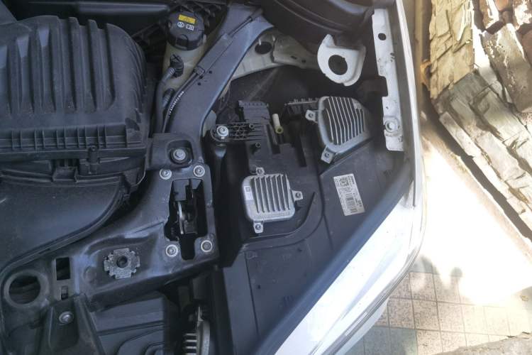 Used BMW X1 2018 xDrive20Li Luxury Model Engine Bay Left