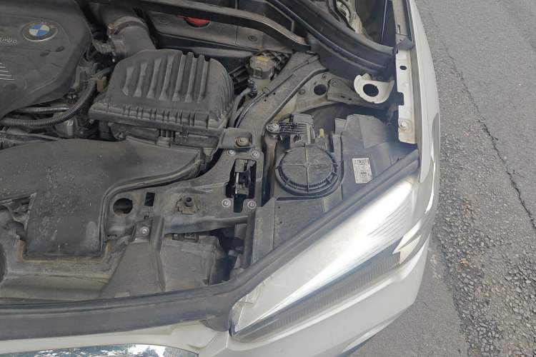 Used BMW X1 2018 sDrive18Li Fashion Model Engine Bay Left