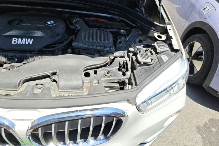 Used BMW X1 2018 xDrive20Li Luxury Edition Engine Bay Left