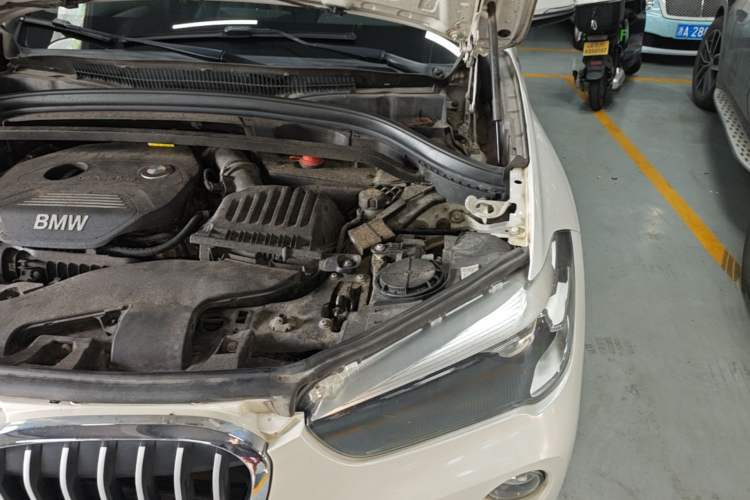 Used BMW X1 2018 sDrive18Li Fashion Model Engine Bay Left