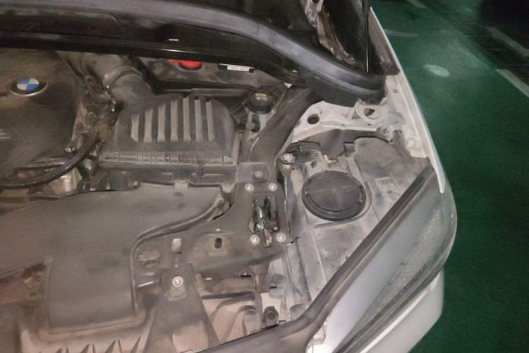 Used BMW X1 2018 sDrive18Li Fashion Model Engine Bay Left