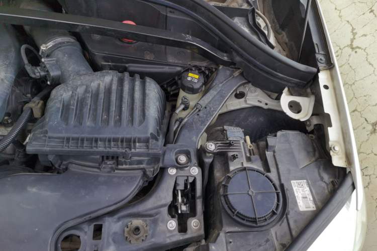 Used BMW X1 2018 sDrive18Li Fashion Model Engine Bay Left