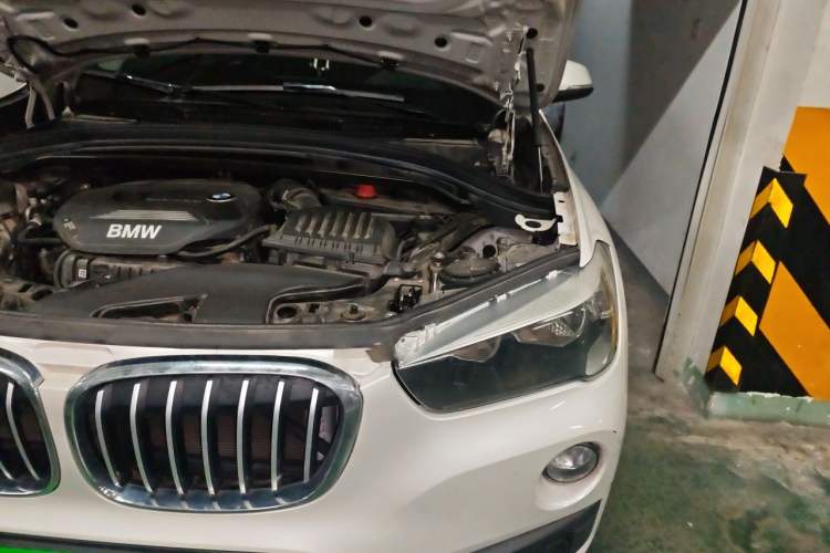 Used BMW X1 2018 sDrive18Li Fashion Model Engine Bay Left