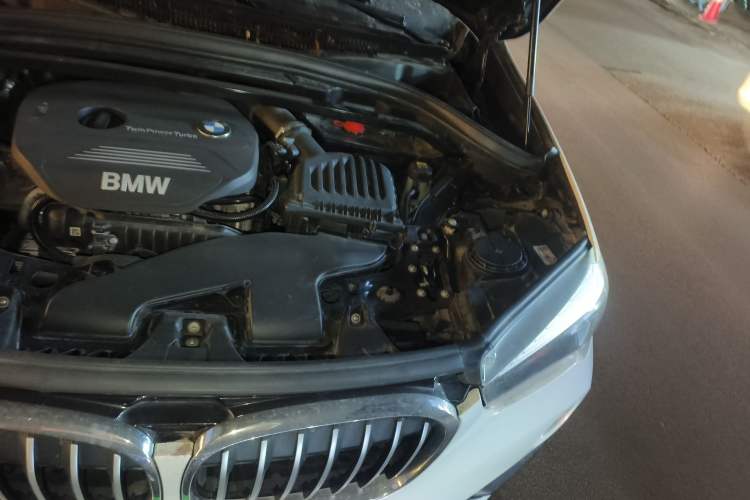 Used BMW X1 2018 sDrive18Li Fashion Model Engine Bay Left