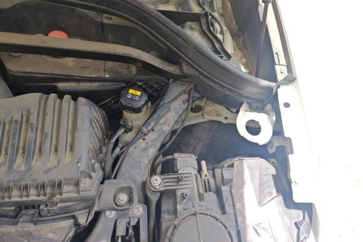 Used BMW X1 2018 sDrive18Li Fashion Model Engine Bay Left