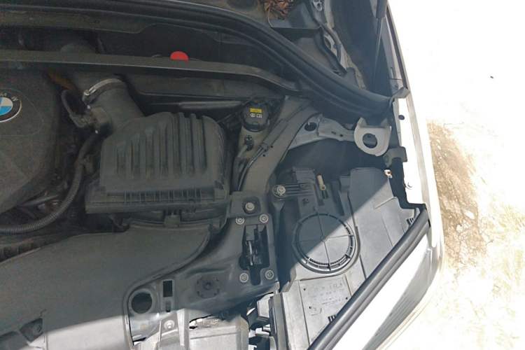 Used BMW X1 2018 sDrive18Li Fashion Model Engine Bay Left