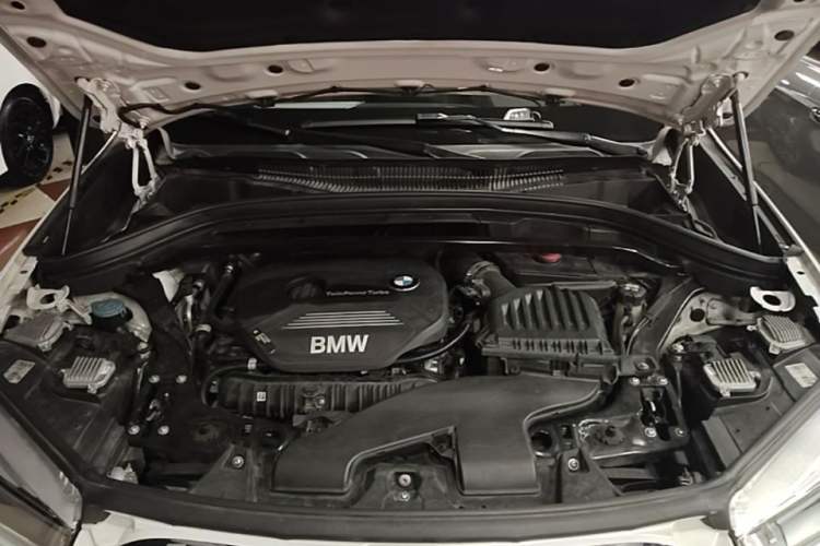 Used BMW X1 2018 xDrive20Li Luxury Edition Engine Bay