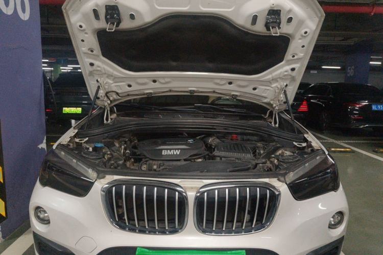 Used BMW X1 2018 sDrive18Li Fashion Model Engine Bay