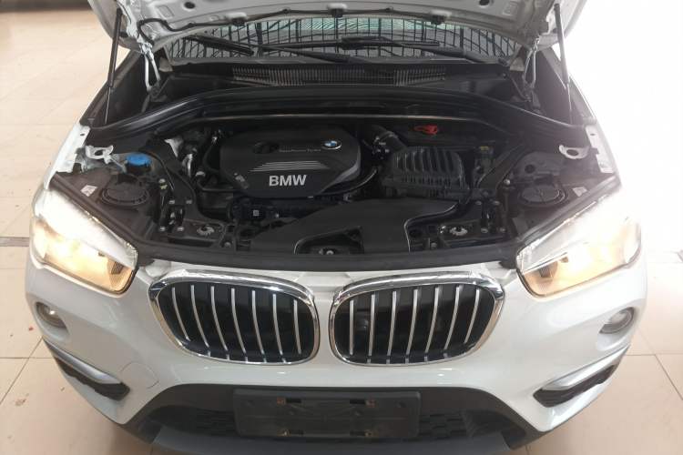 Used BMW X1 2018 sDrive18Li Fashion Model Engine Bay