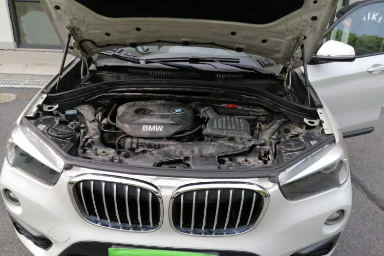 Used BMW X1 2018 sDrive18Li Fashion Model Engine Bay