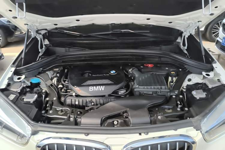 Used BMW X1 2018 xDrive20Li Luxury Edition Engine Bay