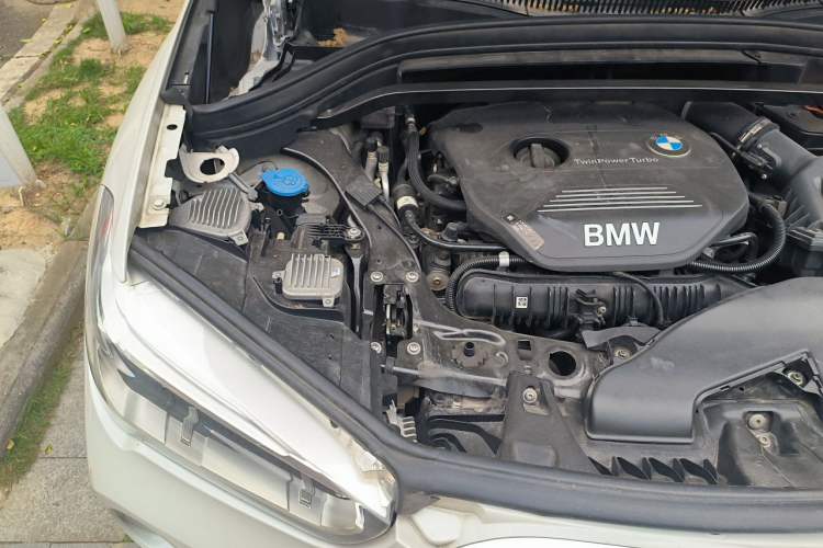 Used BMW X1 2018 xDrive20Li Luxury Edition Engine Bay Right