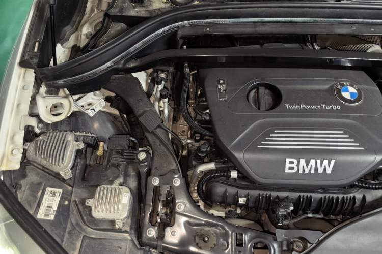 Used BMW X1 2018 xDrive20Li Luxury Edition Engine Bay Right