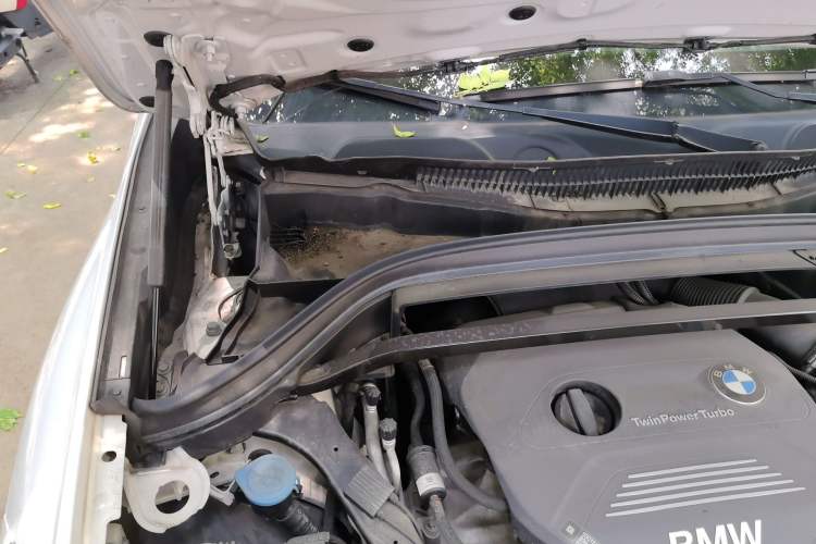 Used BMW X1 2018 sDrive18Li Luxury Model Engine Bay Right