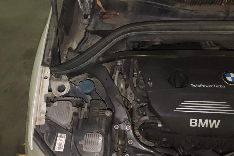 Used BMW X1 2018 xDrive20Li Luxury Edition Engine Bay Right