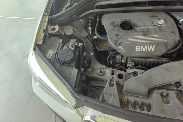 Used BMW X1 2018 sDrive18Li Fashion Model Engine Bay Right
