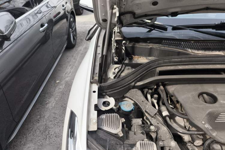 Used BMW X1 2018 sDrive18Li Luxury Model Engine Bay Right