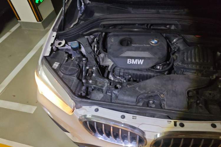 Used BMW X1 2018 sDrive18Li Fashion Model Engine Bay Right