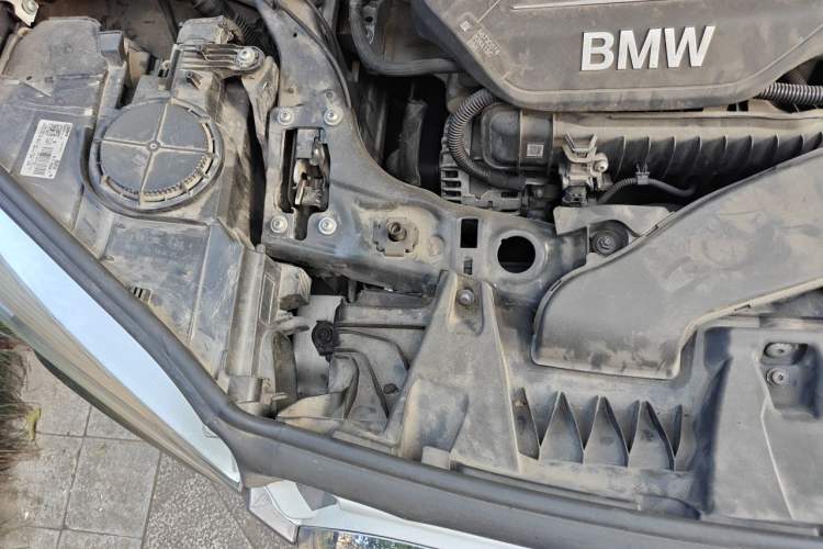 Used BMW X1 2018 sDrive18Li Fashion Model Engine Bay Right