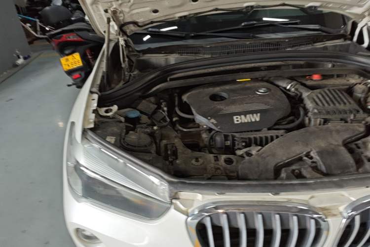 Used BMW X1 2018 sDrive18Li Fashion Model Engine Bay Right