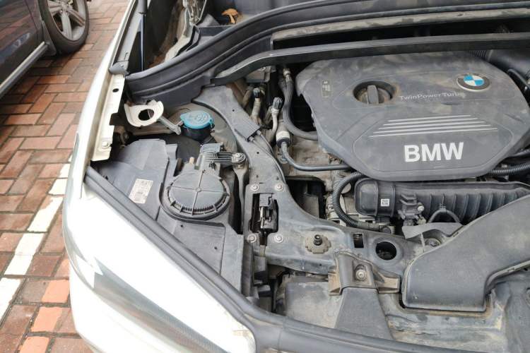 Used BMW X1 2018 sDrive18Li Fashion Model Engine Bay Right